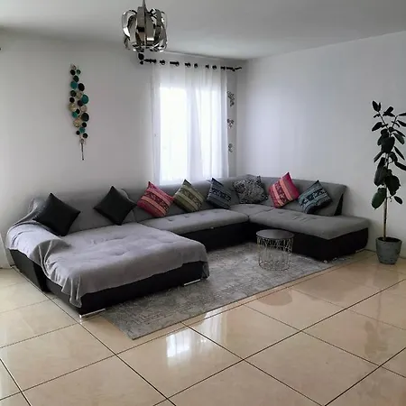 Maison Chez H&m * Saint-Cyr-lʼÉcole
